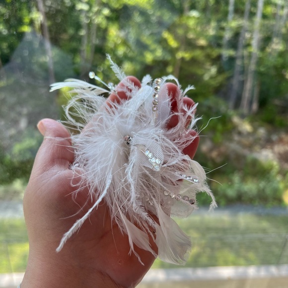 NWT Feather and rhinestone claw clip, bridal wedding - Picture 2 of 7